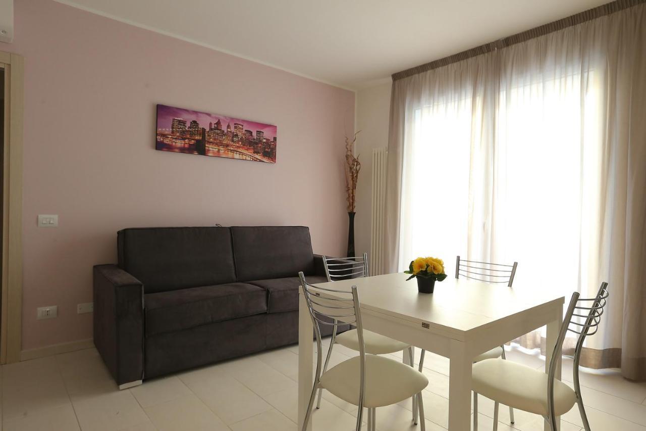 Residenza Riva Azzurra Apart otel Rimini Oda fotoğraf